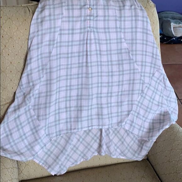 *****5 for $25 CASUAL Studio handkerchief hem tunic - Picture 2 of 5